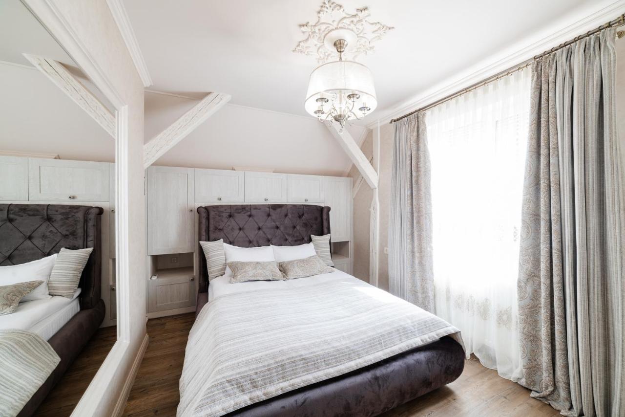 Lux Apartment On Duhnovicha Street .Free Parking. Ужгород Экстерьер фото