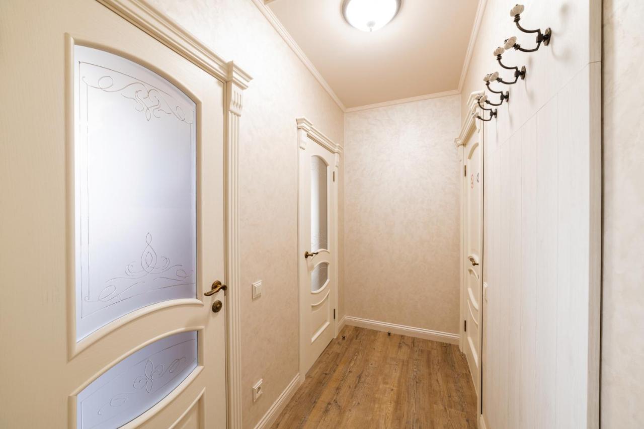 Lux Apartment On Duhnovicha Street .Free Parking. Ужгород Экстерьер фото